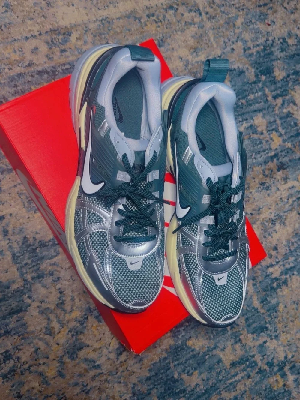 Nike Men’s Sneakers in Black and Cream with White Swoosh